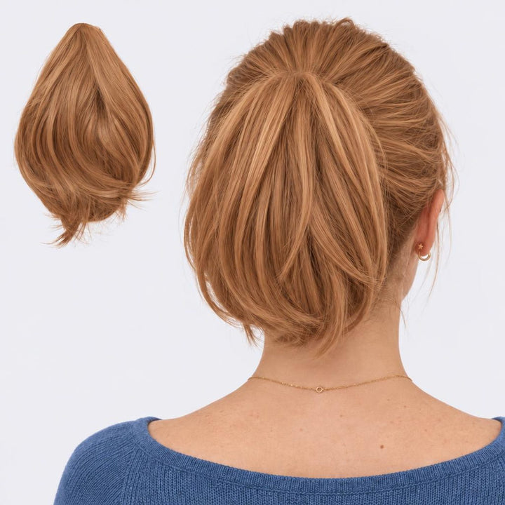Tangled Mini Ponyo i Copper – lille glat hestehale med hår og klemme, vist løs og på model