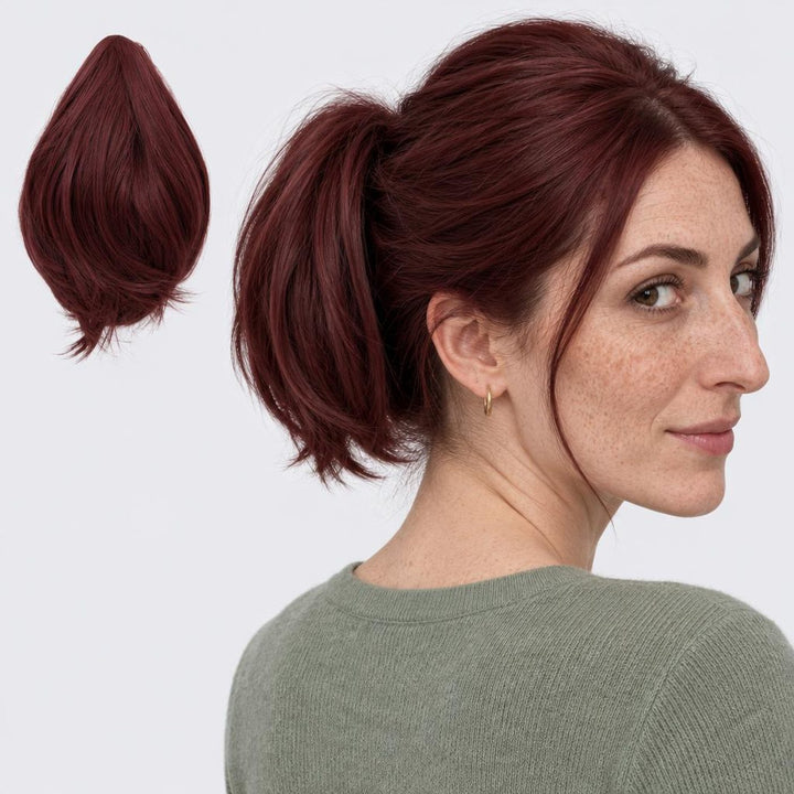 Tangled Mini Ponyo i Red – lille glat hestehale med hår og klemme, vist løs og på model