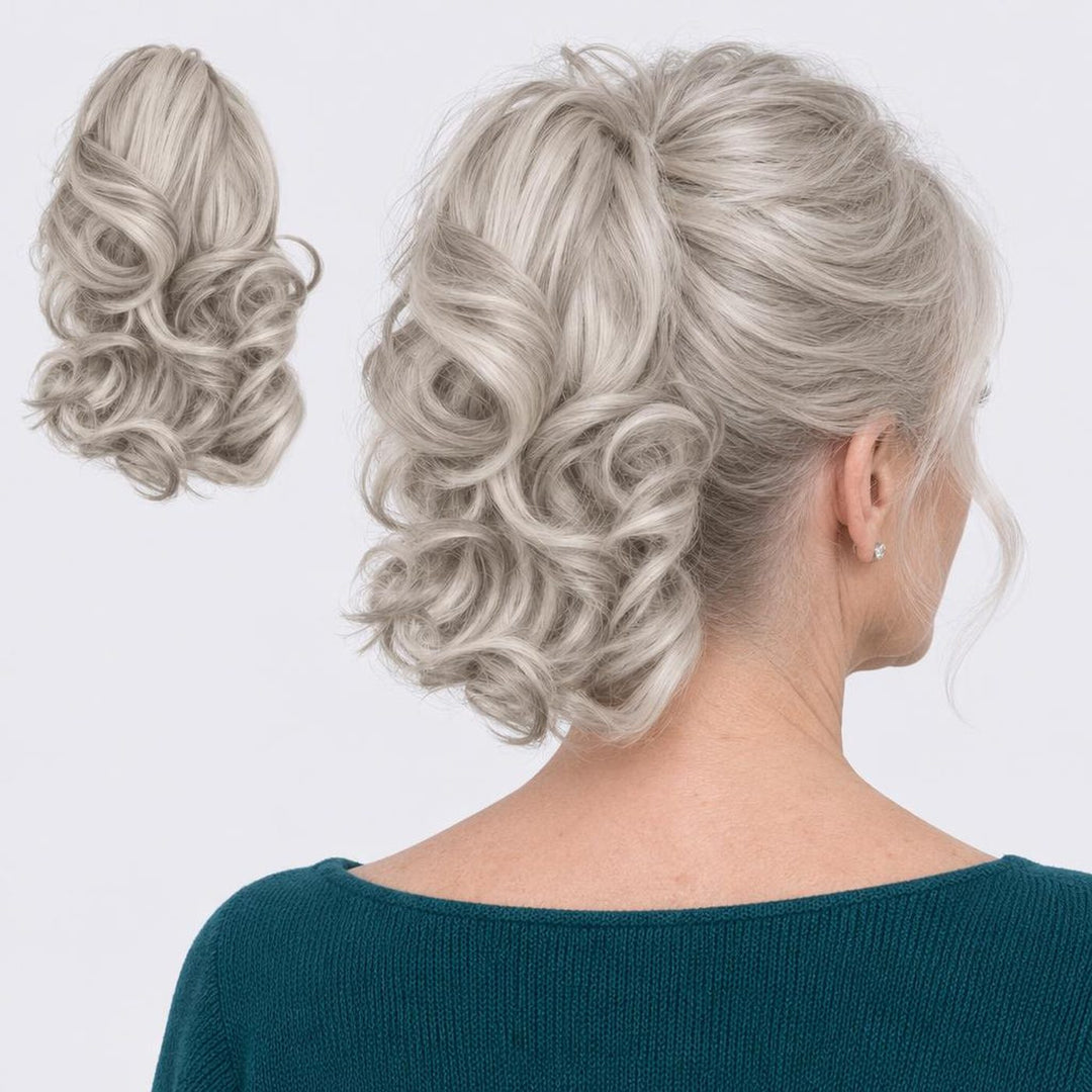 Tangled Ponyo i Light Grey – krøllet hestehale med hår og klemme, vist løs og på model