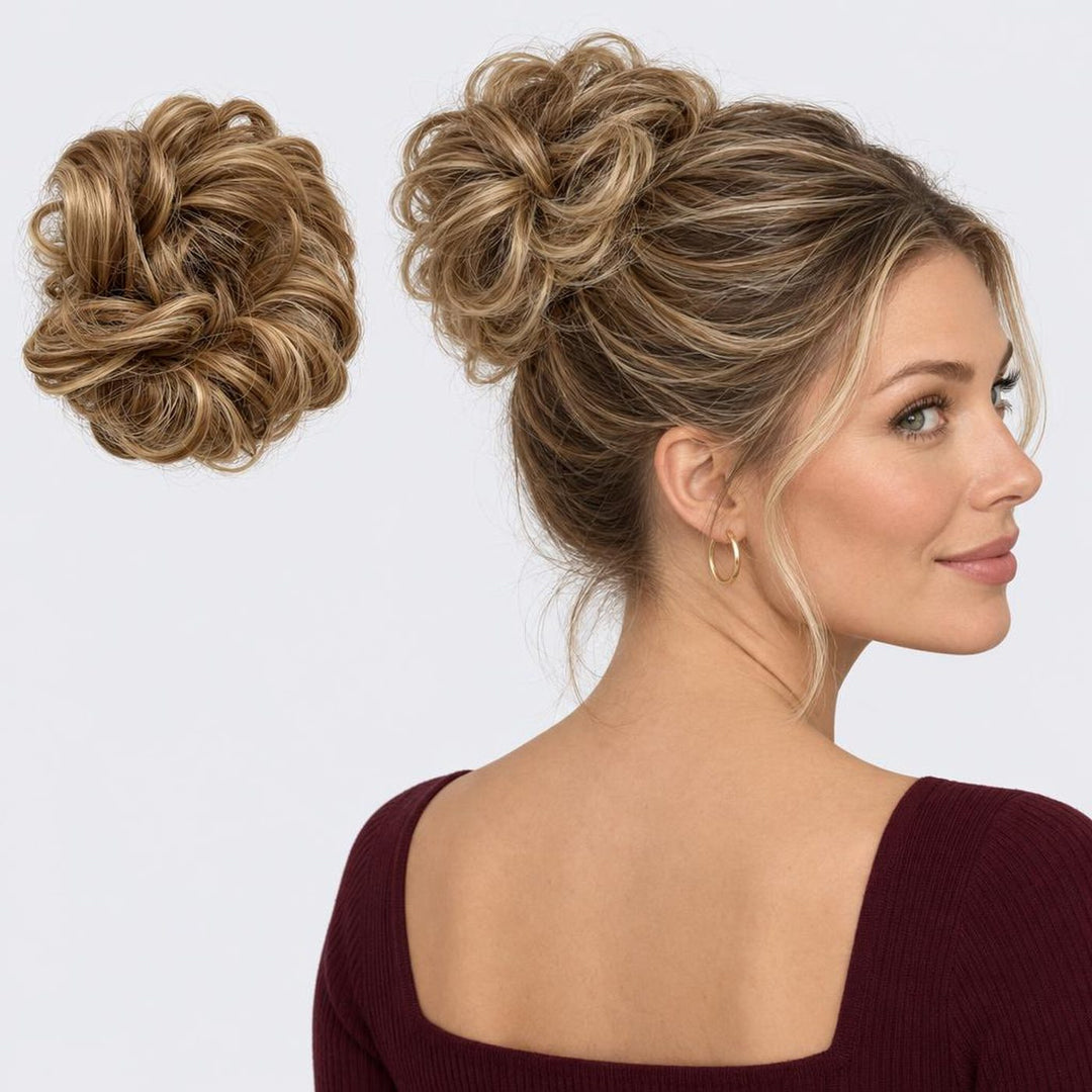 Tangled Scrunchie i Brown Mix – krøllet hårscrunchie med hår, vist løs og sat op på model