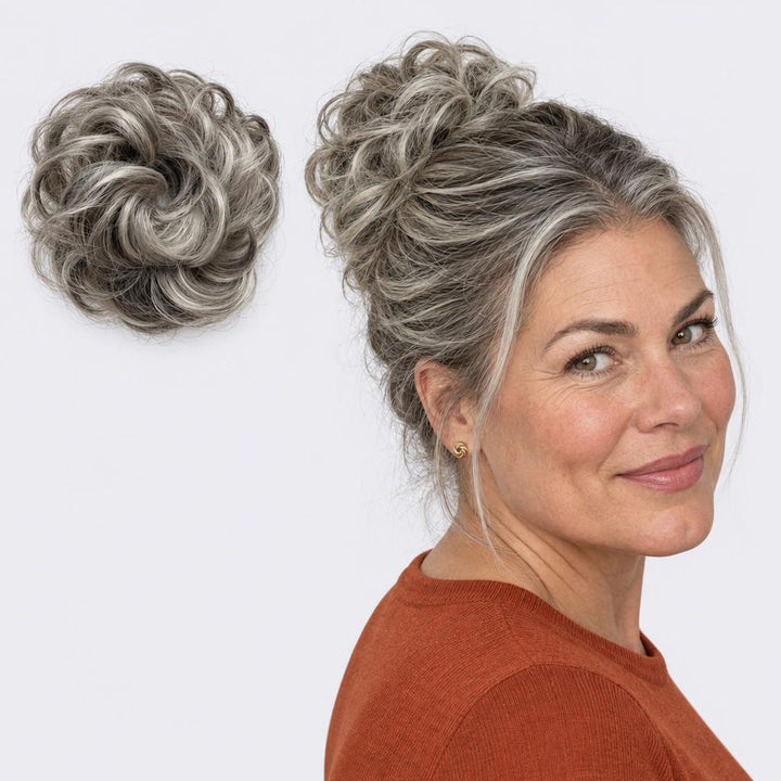 Tangled Scrunchie i Grey Mix – krøllet hårscrunchie med hår, vist løs og sat op på model