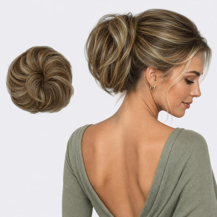 Tangled Straight Scrunchie i Brown Mix – glat hårscrunchie med hår, vist løs og sat op på model