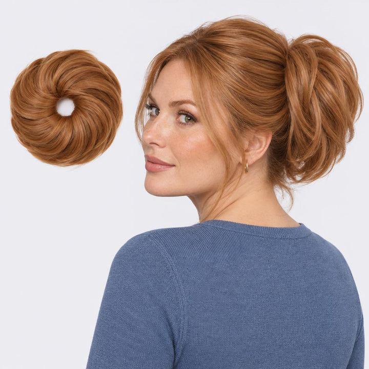 Tangled Straight Scrunchie i Copper – glat hårscrunchie med hår, vist løs og sat op på model