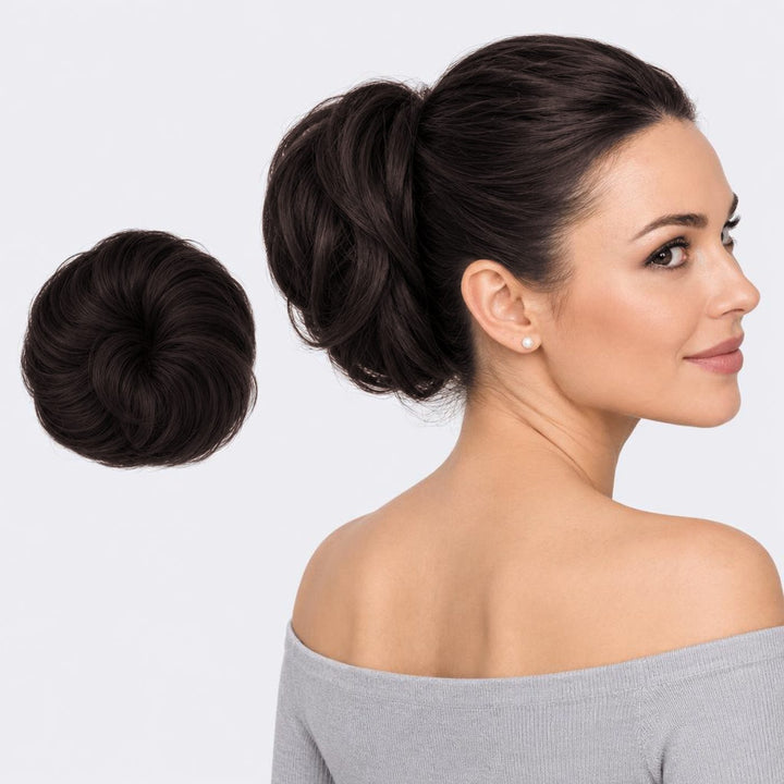 Tangled Straight Scrunchie i Midnight Brown – glat hårscrunchie med hår, vist løs og sat op på model