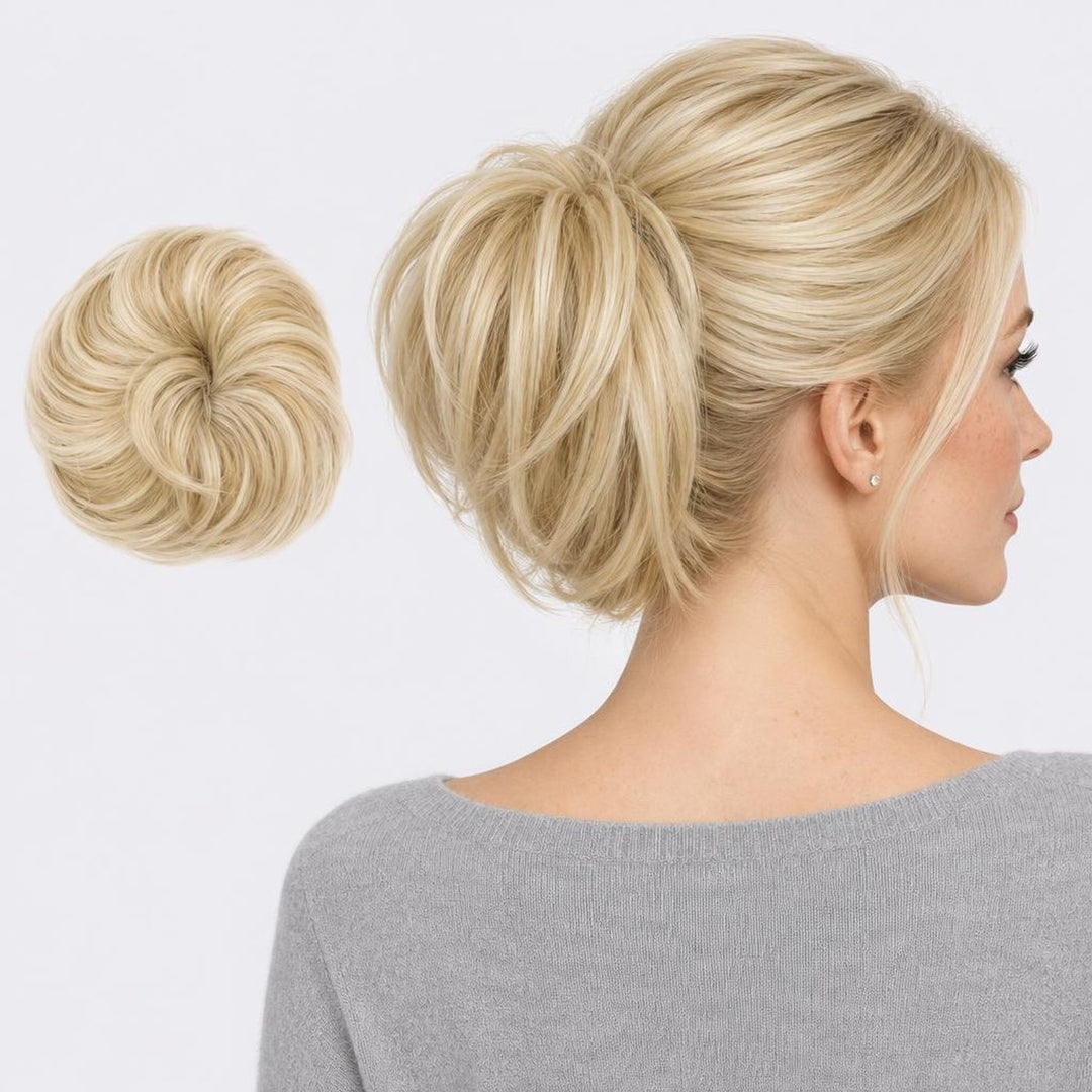 Tangled Straight Scrunchie i Summer Blonde – glat hårscrunchie med hår, vist løs og sat op på model