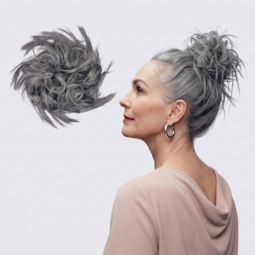 Tangled Wildbun i Dark Grey – pjusket messy bun med hår, vist løs og sat op på model